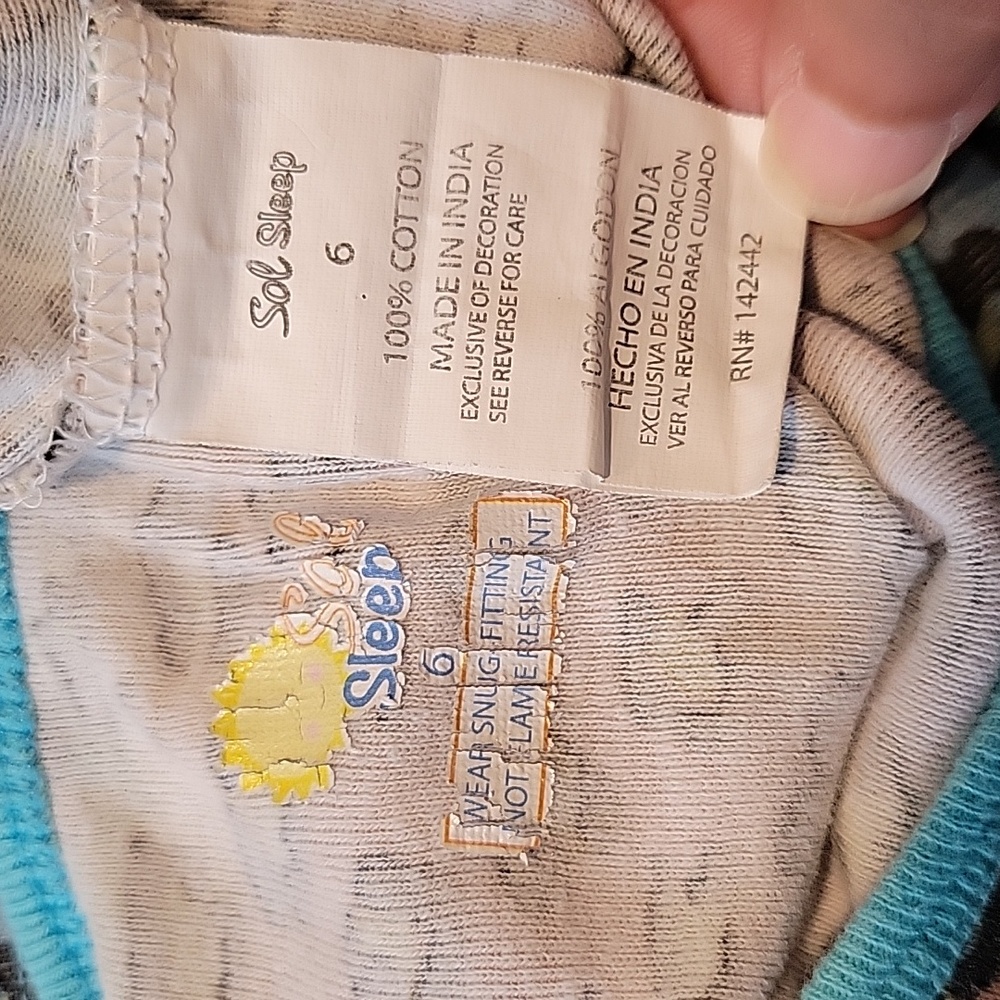 Pajamas size 6 girls - Picture 4 of 6